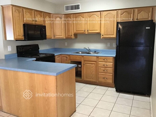 Foto del edificio - 10125 E Billings St