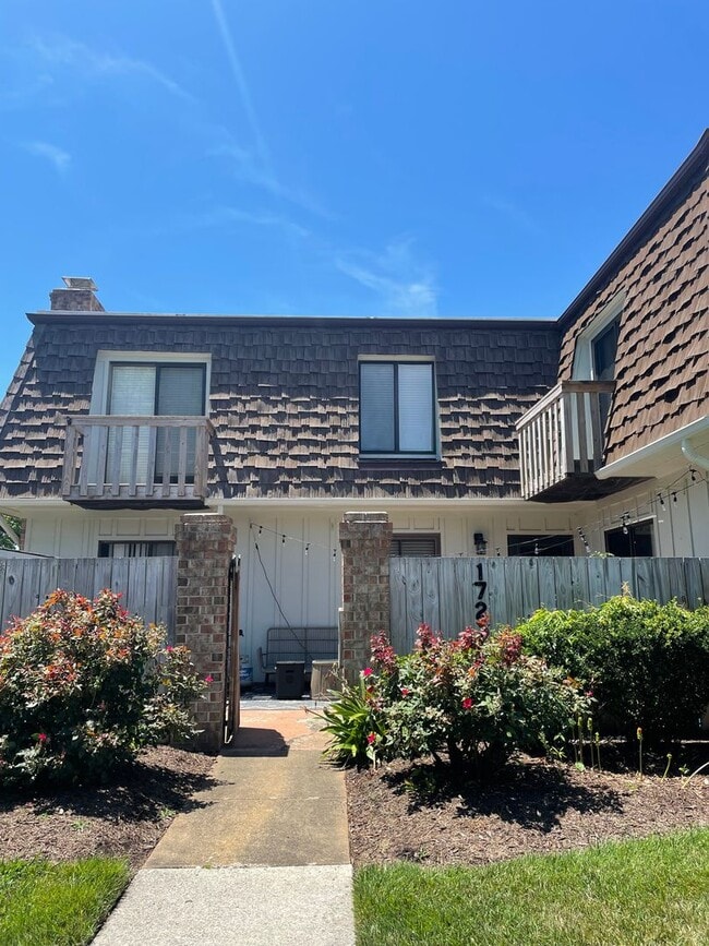 Building Photo - 1721 Ocean Bay Dr