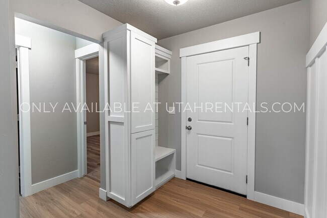 Foto del edificio - 4143 N Fairfield Dr