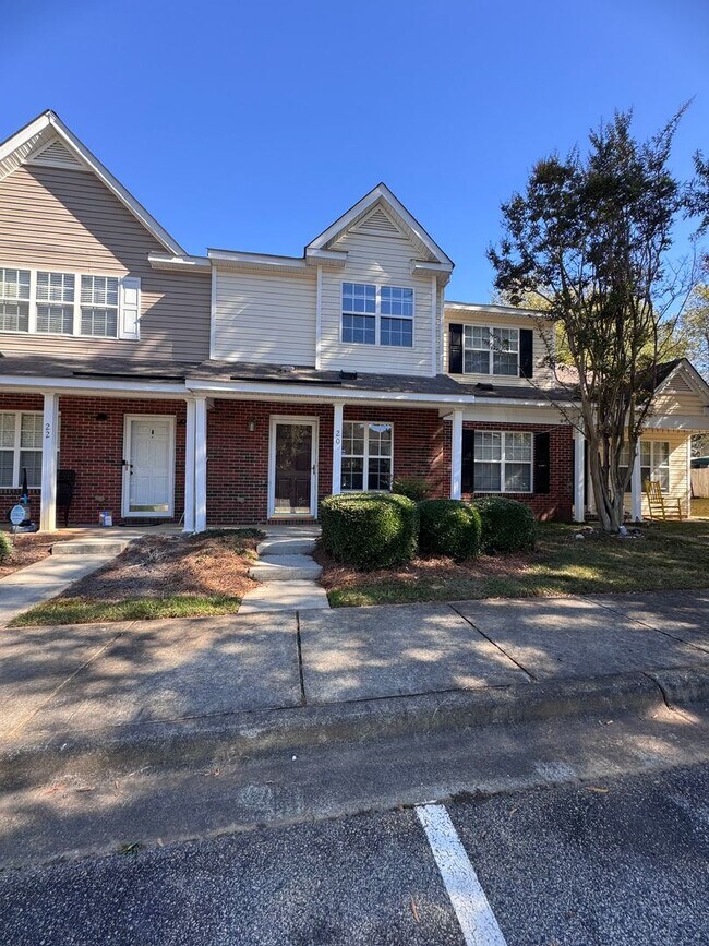 Foto del edificio - Wonderful 2BR 2.5BA Townhome with All Appl...