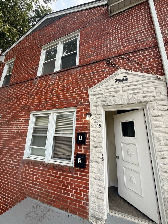 Building Photo - 4333 Hamilton Ave