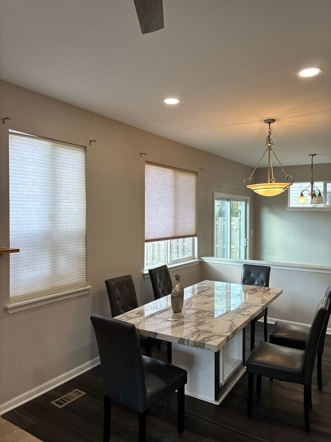 Foto del edificio - 1858 S Fallbrook Dr