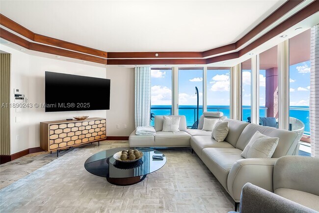 Foto del edificio - 2110 N Ocean Blvd