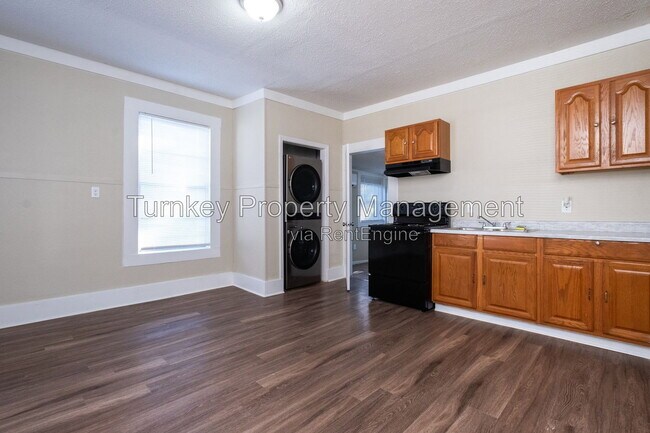 Building Photo - 1308 W 21st St