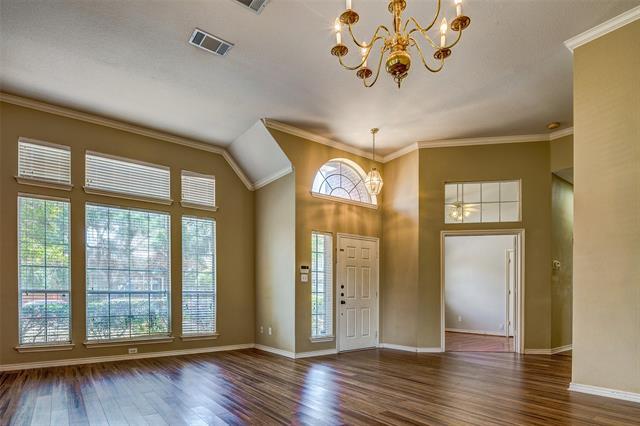 Foto del edificio - 318 Hampton Ct