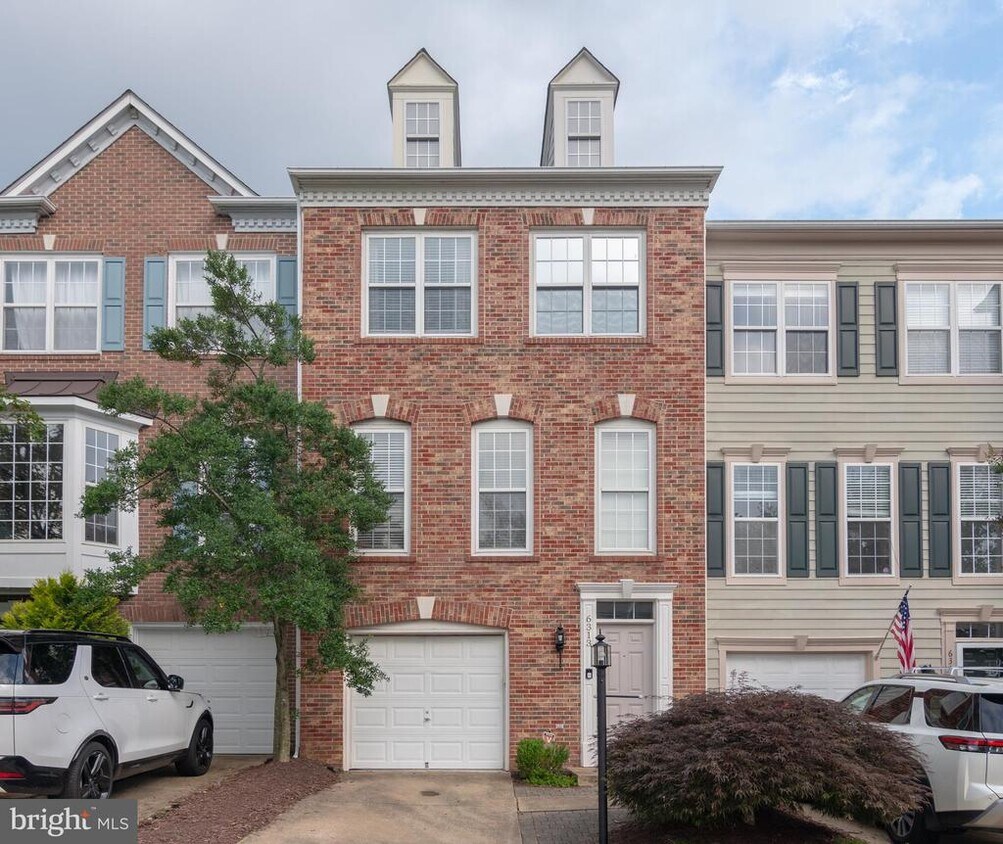 Foto principal - 6313 Burgundy Leaf Ln