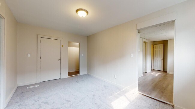 Foto del edificio - 6904 Lorain Ave