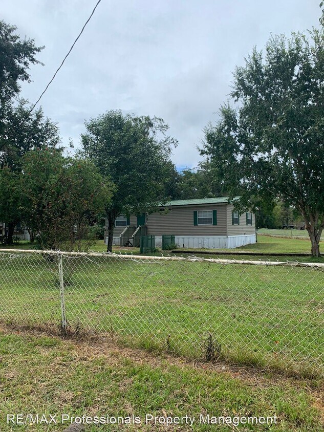 Primary Photo - 2 br, 1.5 bath House - 122 NW Pitts Glen