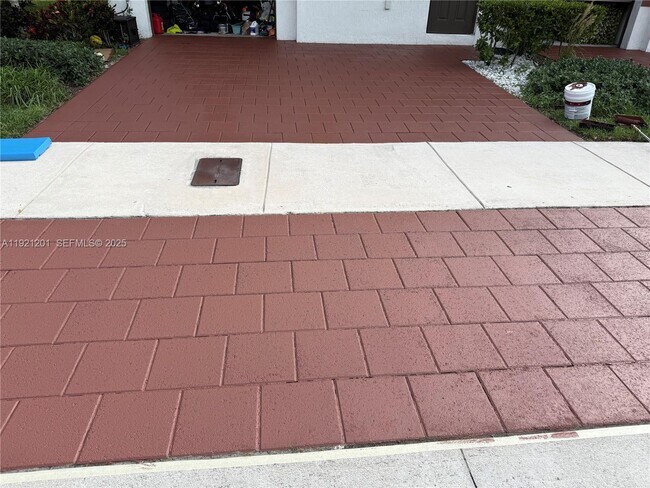 Foto del edificio - 3378 W 100th Terrace