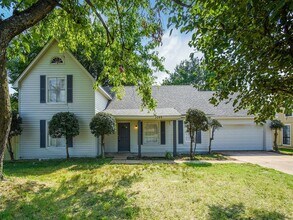Building Photo - 3046 Ridgeway Rd