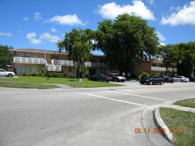 Building Photo - 3530 NW 43rd Ave