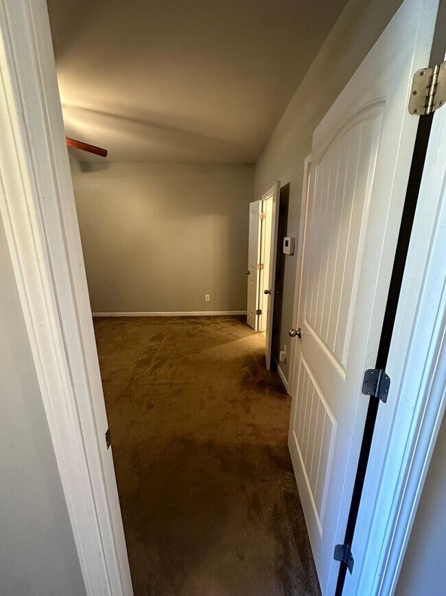 Building Photo - Beautiful 3 Bed 2.5 Bath in Murfreesboro!