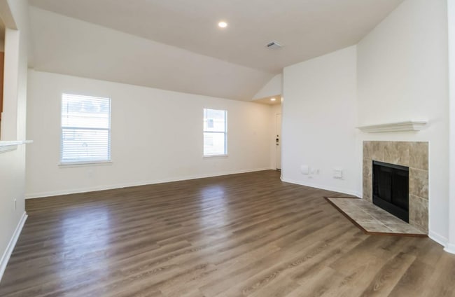 Building Photo - 61524 Tylergate Dr