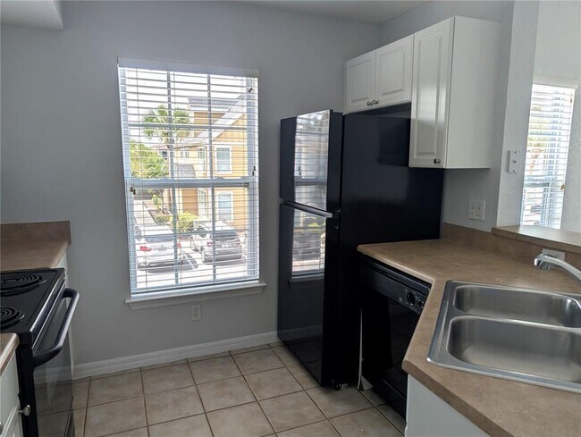 Foto del edificio - 5500 Rosehill Rd