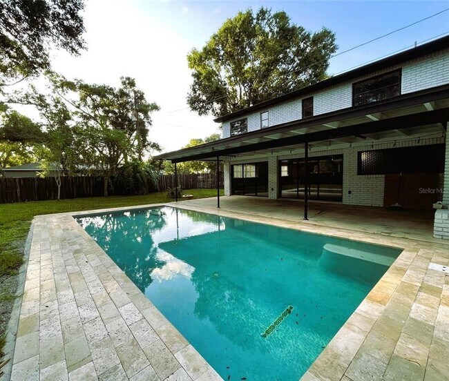 Foto del edificio - 1003 W River Heights Ave