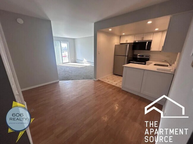 Foto del edificio - 1128 Des Plaines Ave