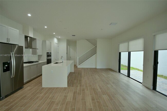 Foto del edificio - 4372 NW 80th Ct