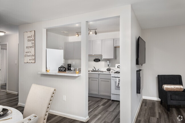 2 habitaciones, 2 baños, 1004 pies cuadrados, cocina - Admiral Place