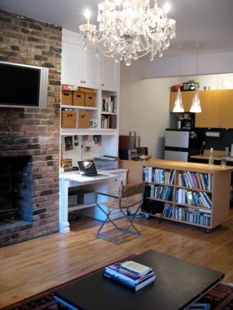 Building Photo - 514 East 11th Street