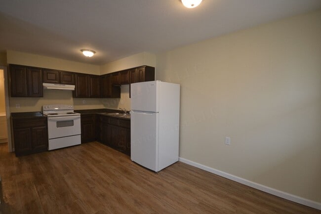 Building Photo - Cross Timbers Apartment