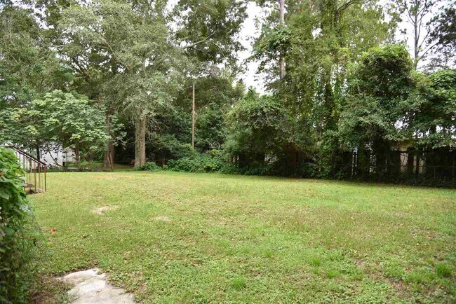 Foto del edificio - 518 Big Richard Rd