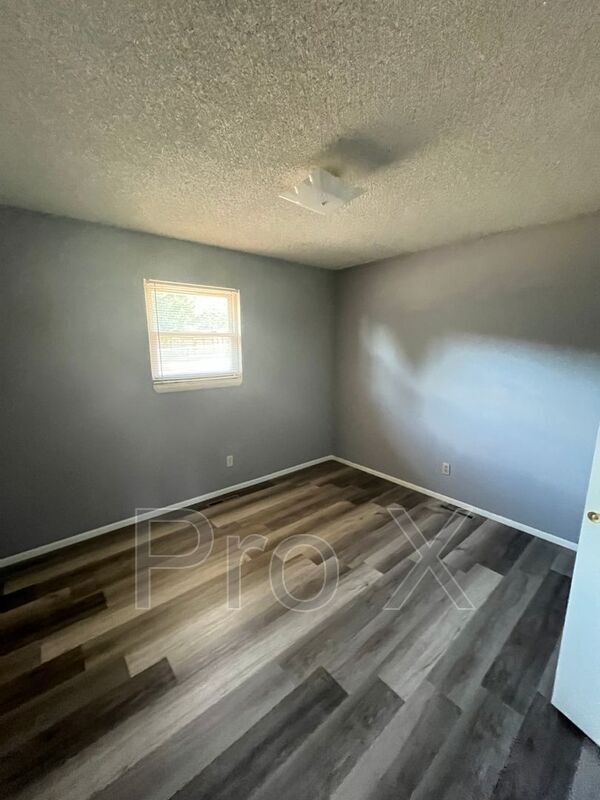 Building Photo - 3835 College View Dr