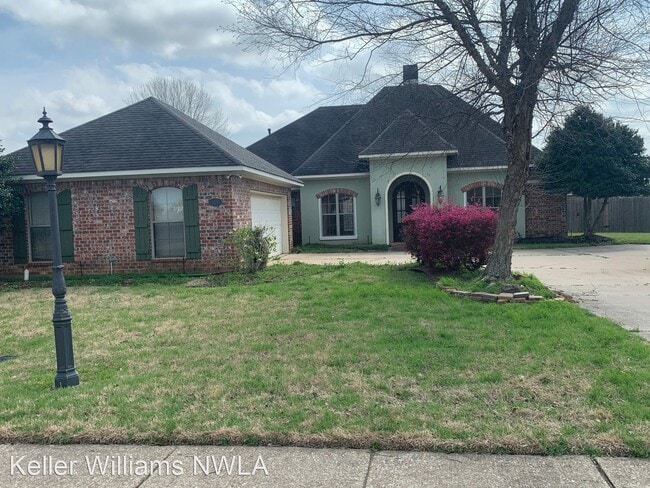 Building Photo - 4 br, 3 bath House - 121 Horseguards Ave.