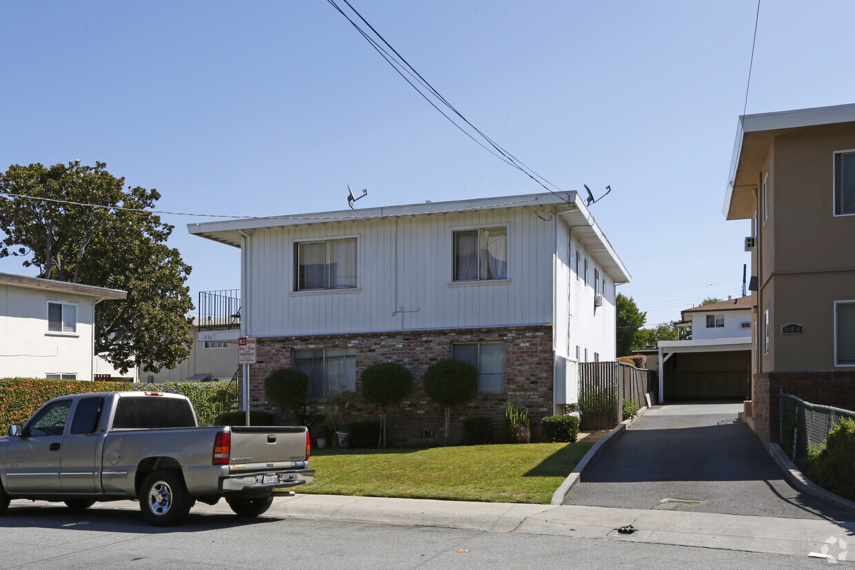 Building Photo - 936 Del Mar Avenue