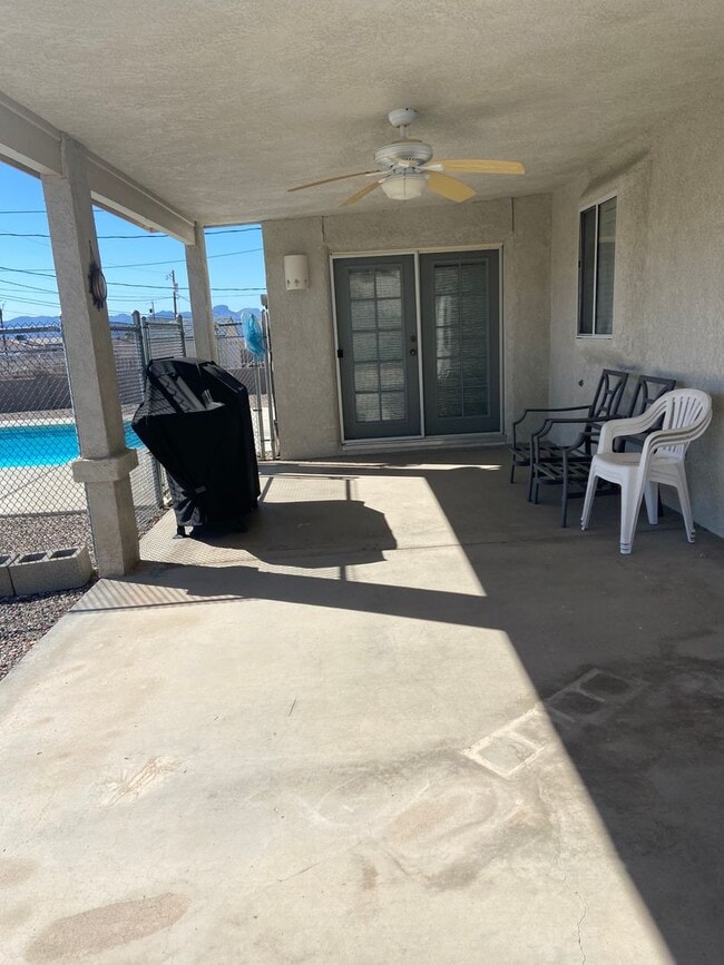 Building Photo - Longterm, unfurnished, Pool home