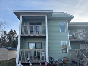 Building Photo - 2233 Alpine Dr