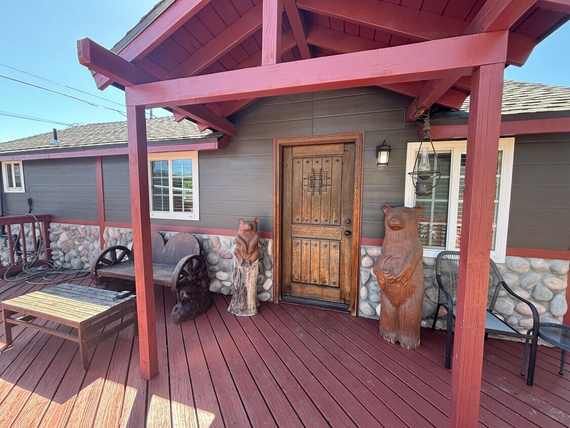 Foto principal - Completed remodeled stand alone 2 Bedroom ...