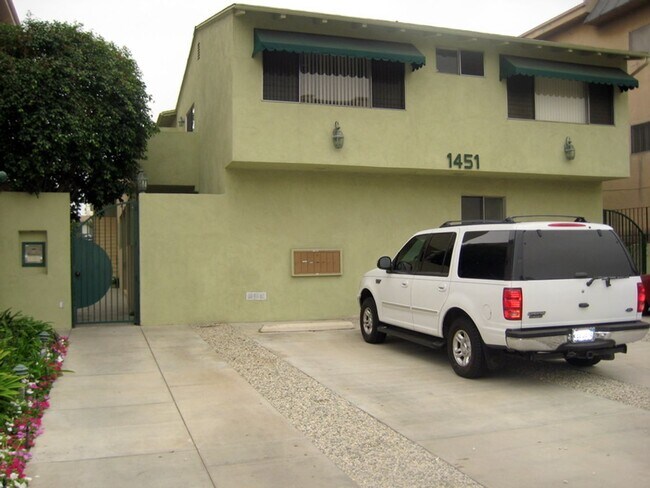 Foto del edificio - 1451 Armacost Ave