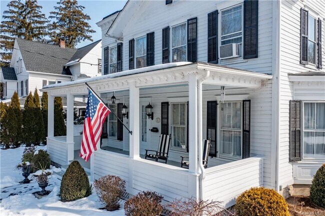 Building Photo - 18 Coulter Ave