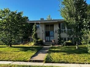 Building Photo - 990 E 3025 N