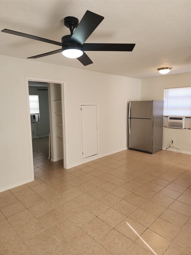 Foto del edificio - 14033 Garber Ln