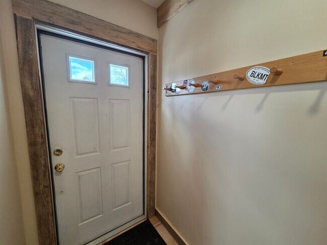 Foto del edificio - 526 Canaan, 1