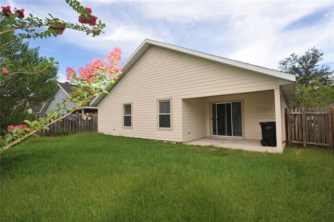 Building Photo - 4930 NW 20th Dr