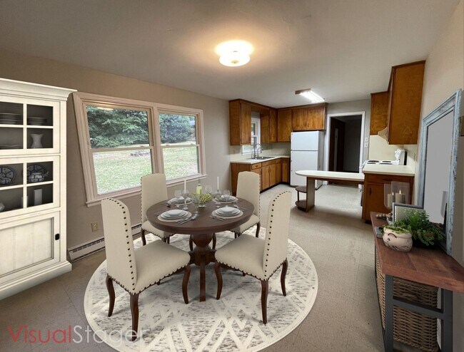 Building Photo - 3 bedroom 1.5 bathroom house with bonus room!    Large Yard!
