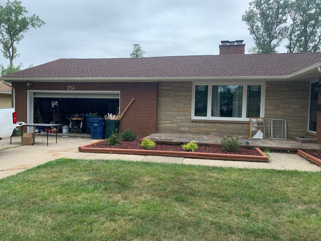 251 Bellingham Dr, Buffalo, NY 14221 House for Rent in Buffalo, NY