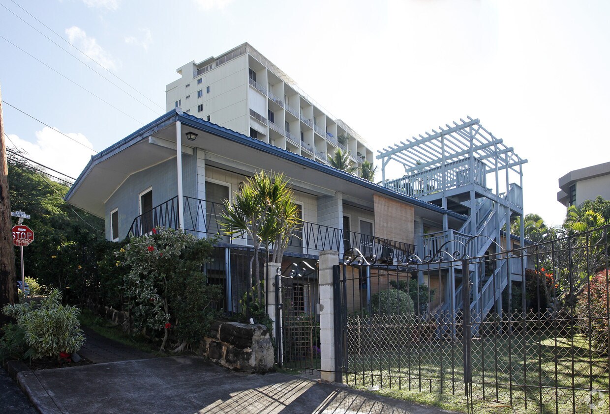 Primary Photo - 1617 Miller St
