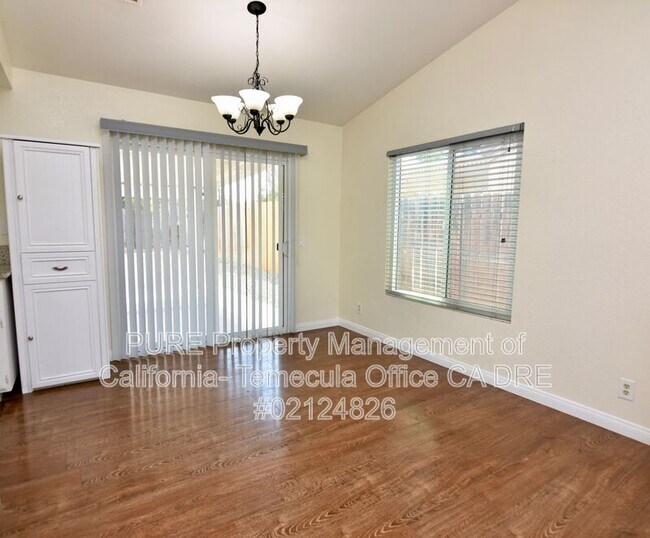 Building Photo - 39775 Sunrose Dr