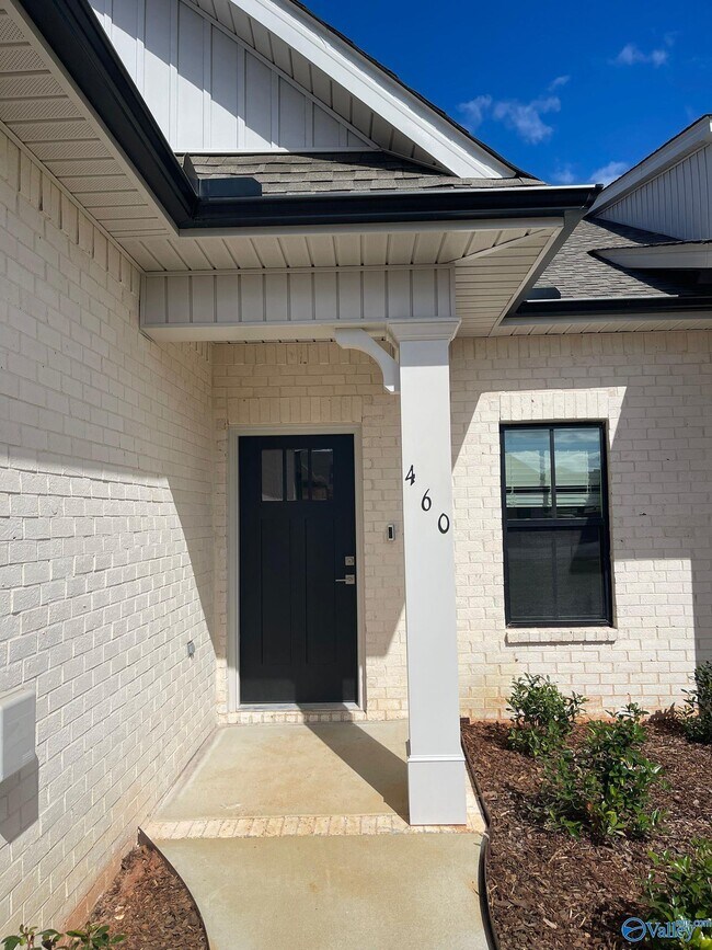 Building Photo - 460 Raleigh Elm Dr