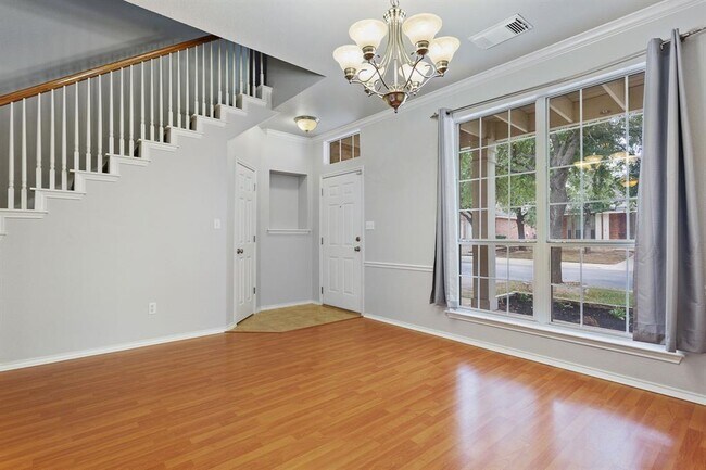 Foto del edificio - 1720 Briarton Ln S