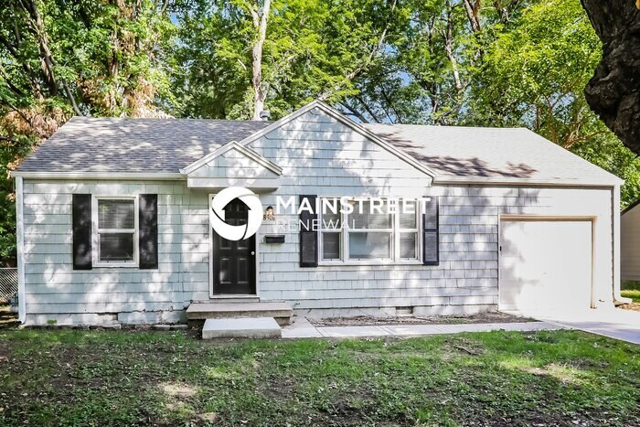 Foto principal - 3 Bedroom Pet-Friendly Home in Raytown, MO...