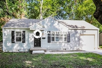 Building Photo - 8906 Richards Dr