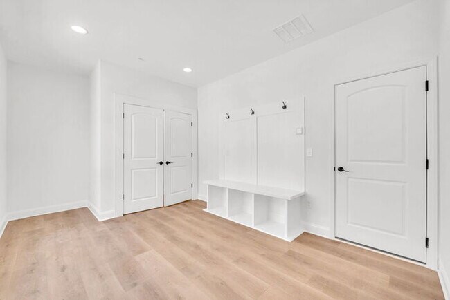 Foto del edificio - 203 Riverstone Commons Cir