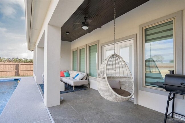 Foto del edificio - 2411 Drakensburg Ave