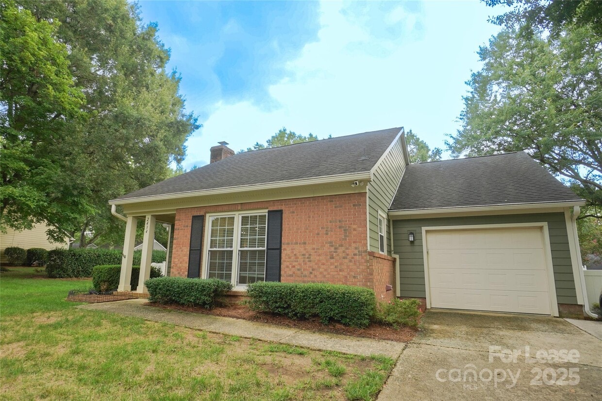 Foto principal - 2434 Dryden Ln