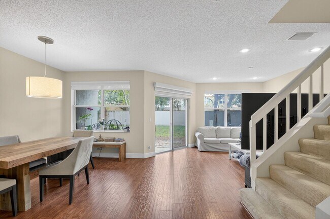 Building Photo - 20951 Via Alamanda