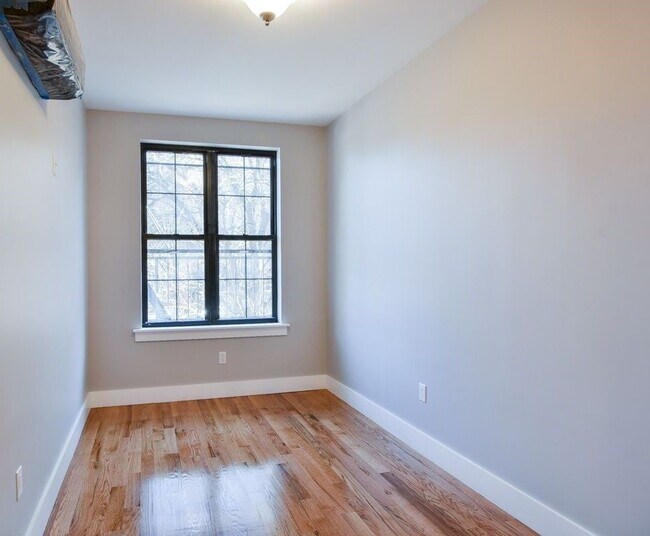 Foto del edificio - 81 Carlton Ave